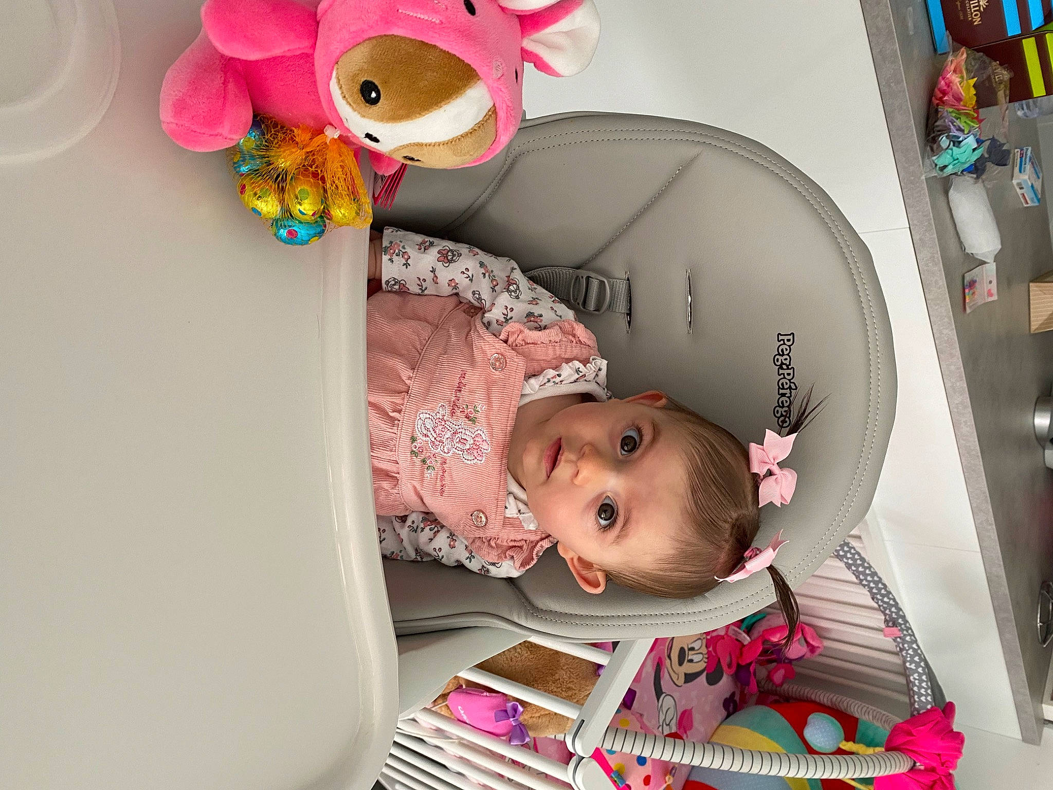 Alessia participe au concours pour gagner de l'argent avec cette photo : animation, baby, baby_products, baby_toddler_clothing, baby_toys, child, comfort, design, fun, happy, magenta, party_supply, person, picture_frame, pink, play, plush, product, room, toddler