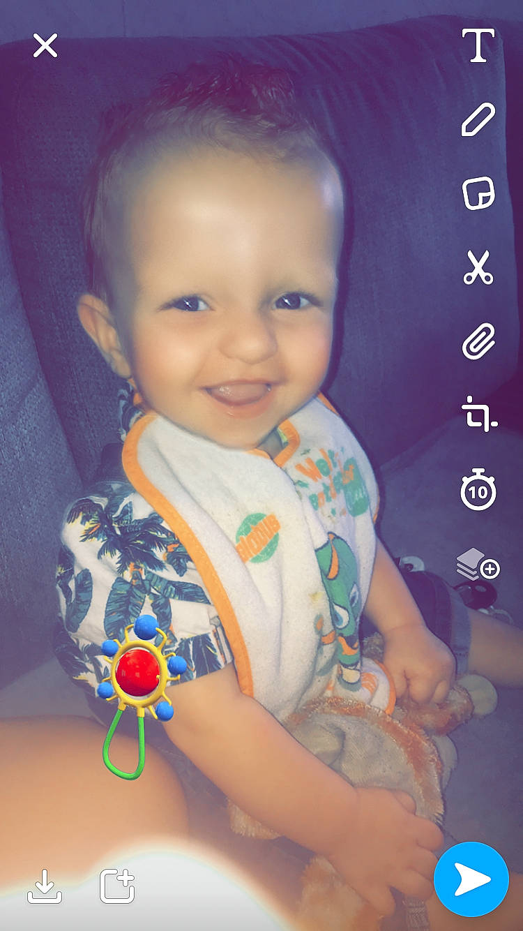 Lyvio a rejoint le concours — aidez-le/la à gagner de superbes lots ! baby, cheek, child, eye, face, forehead, fun, hair, happy, head, iris, joy, lip, nose, person, photography, pink, play, skin, smile