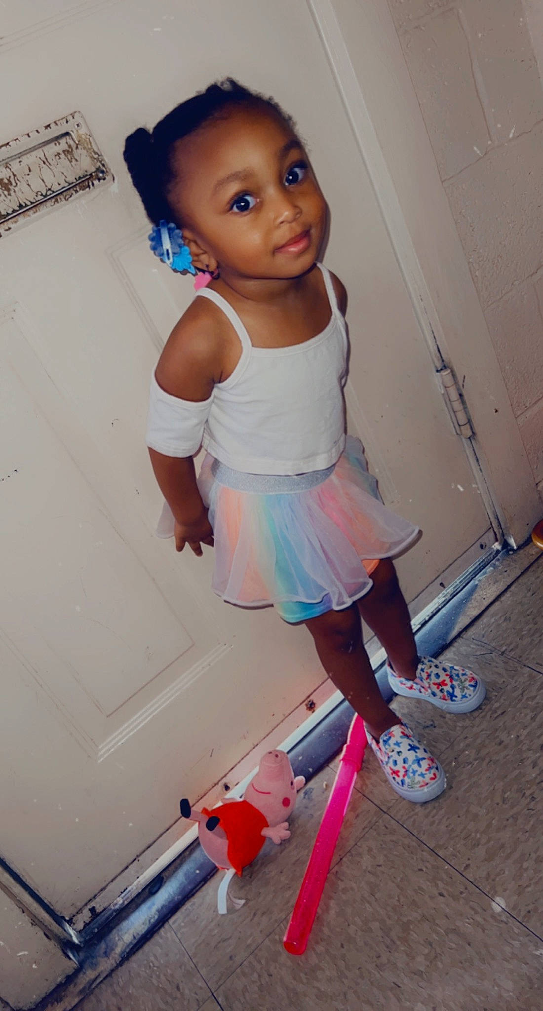 Raelanii is registered to the contest to win money with this photo: baby, baby_toddler_clothing, beauty, child, electric_blue, floor, flooring, fun, human_leg, joint, joy, knee, leg, person, pink, sandal, shoe, shorts, sneakers, thigh