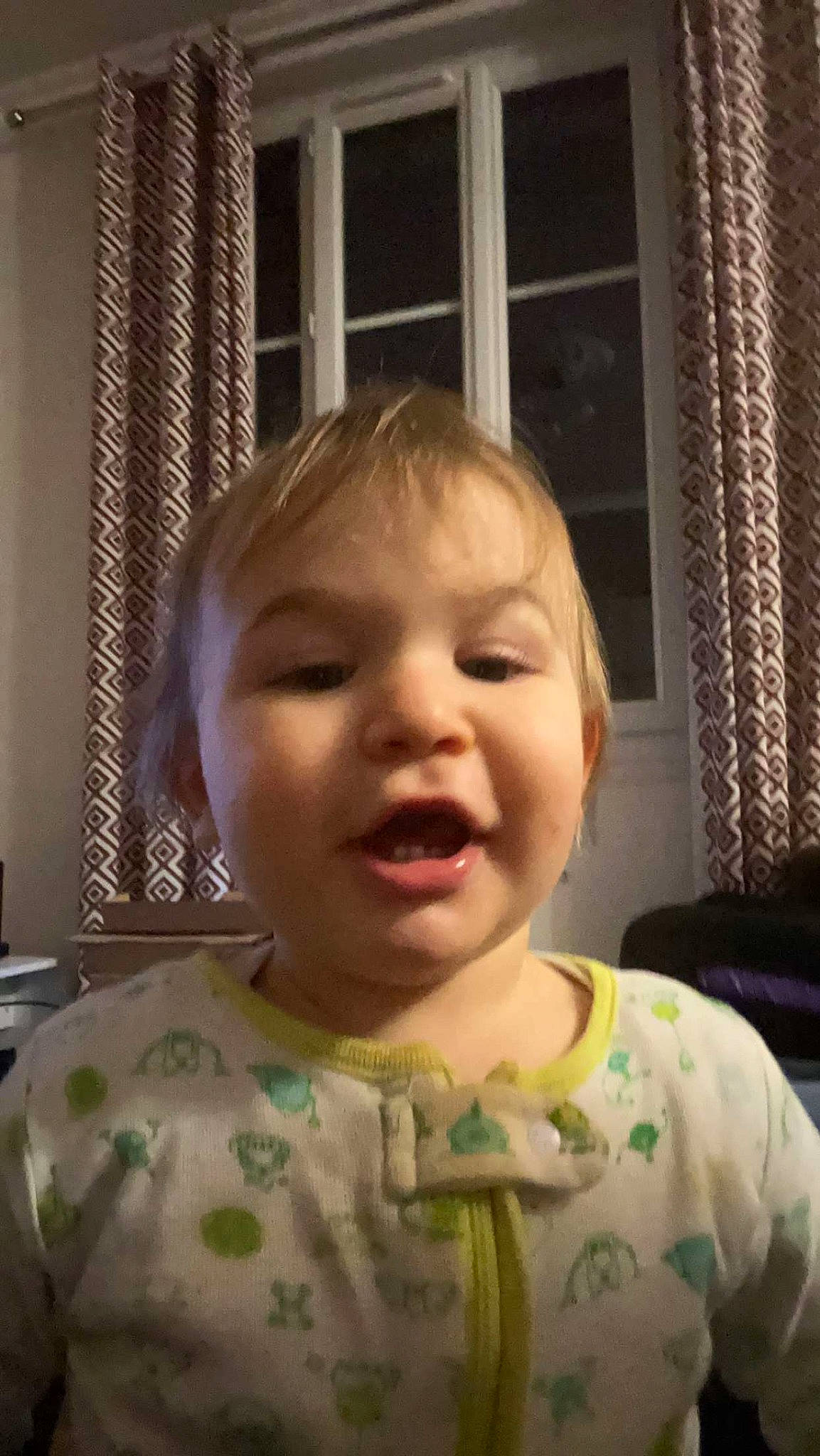 Djayden a rejoint le concours — aidez-le/la à gagner de superbes lots ! baby, baby_toddler_clothing, cheek, child, eye, face, forehead, hairstyle, happy, head, iris, jaw, lip, mouth, nose, person, smile, toddler, tooth, window