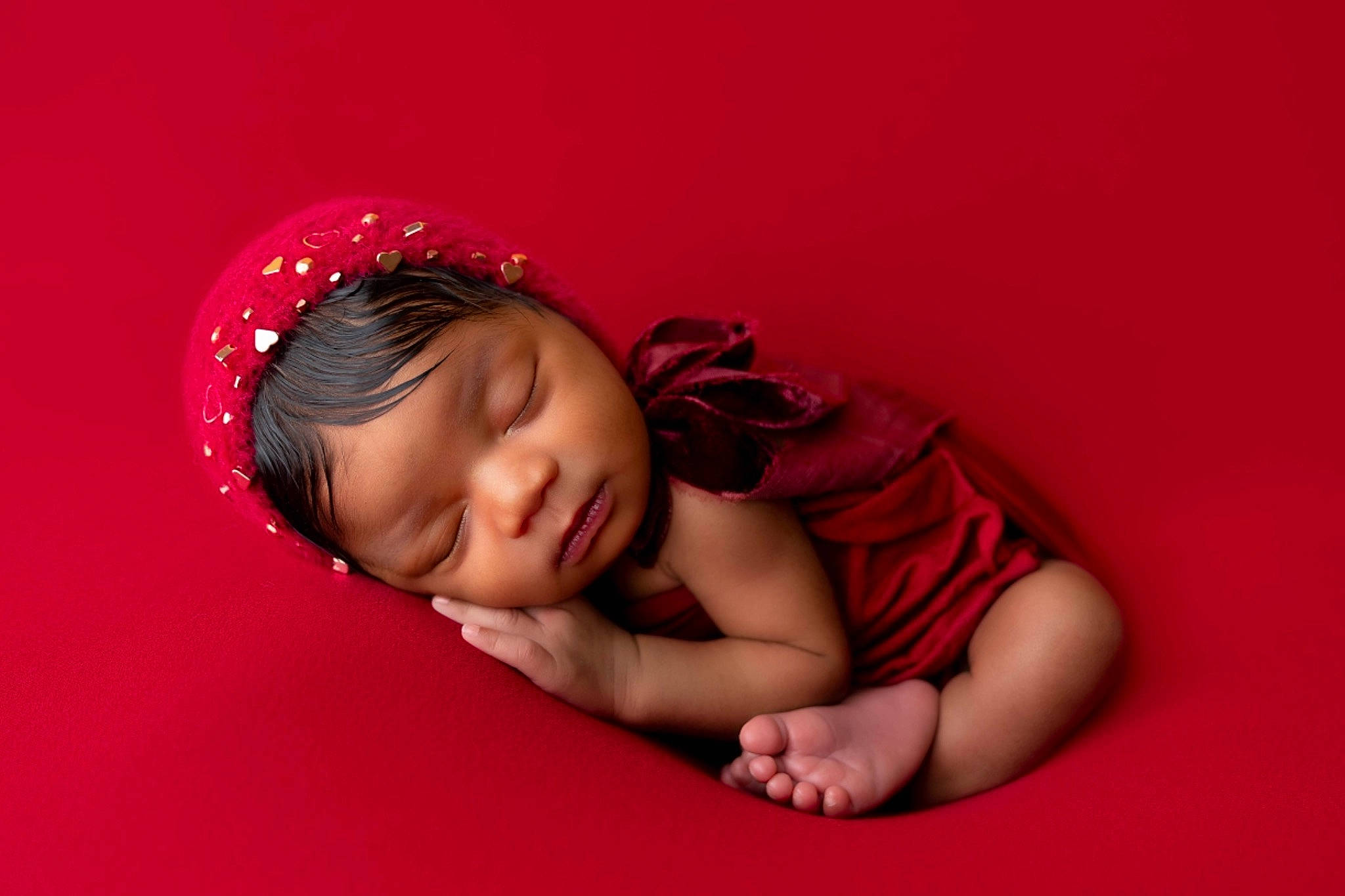 Londynn is registered to the contest to win money with this photo: baby, baby_toddler_clothing, carmine, cheek, child, child_model, comfort, fashion_accessory, flash_photography, flesh, fun, happy, headwear, human_leg, magenta, person, petal, pink, portrait_photography, room