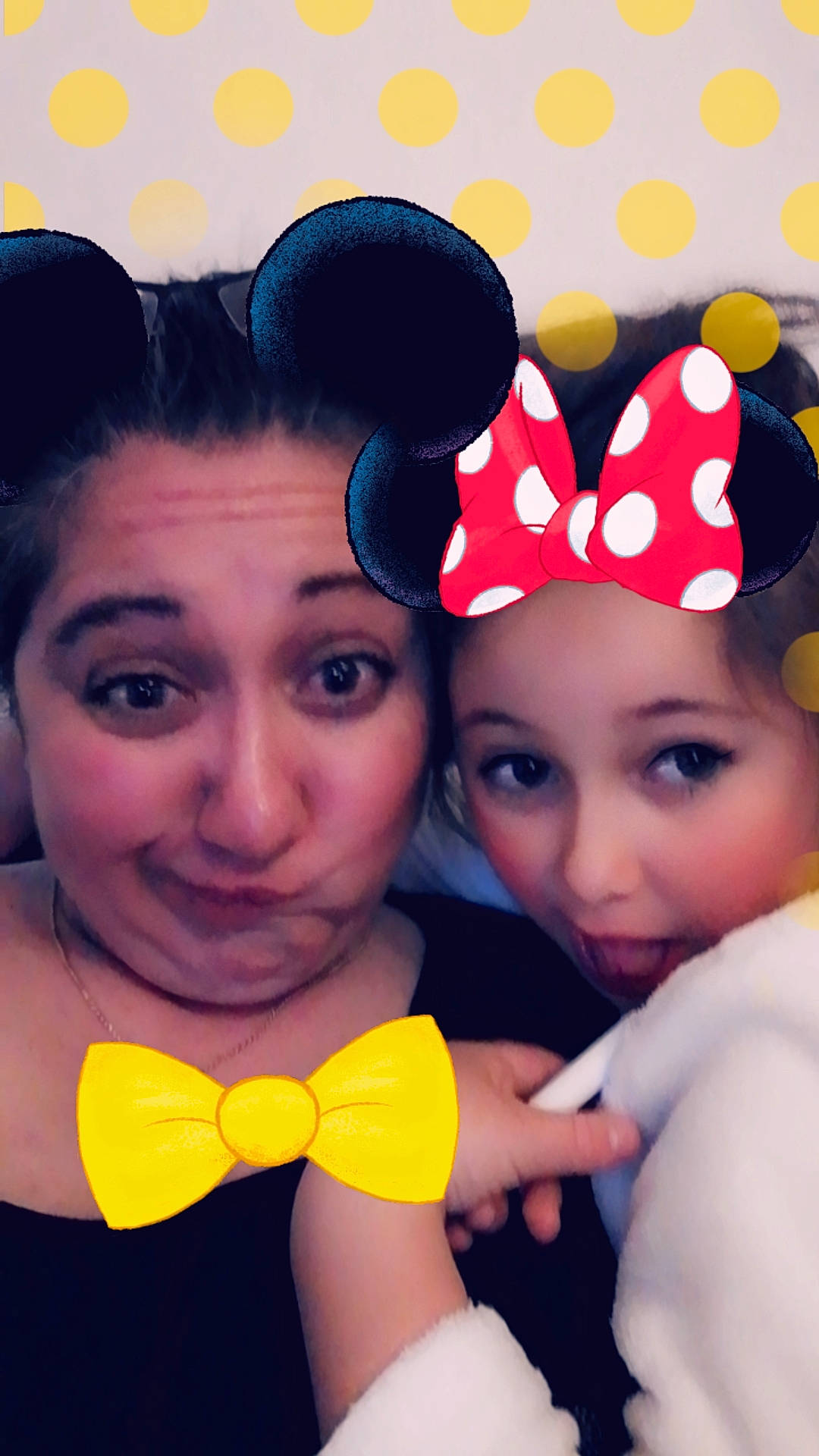 Tina a rejoint le concours — aidez-le/la à gagner de superbes lots ! child, ear, fun, hair_accessory, happy, head, headband, headwear, person, photography, smile, toddler, yellow