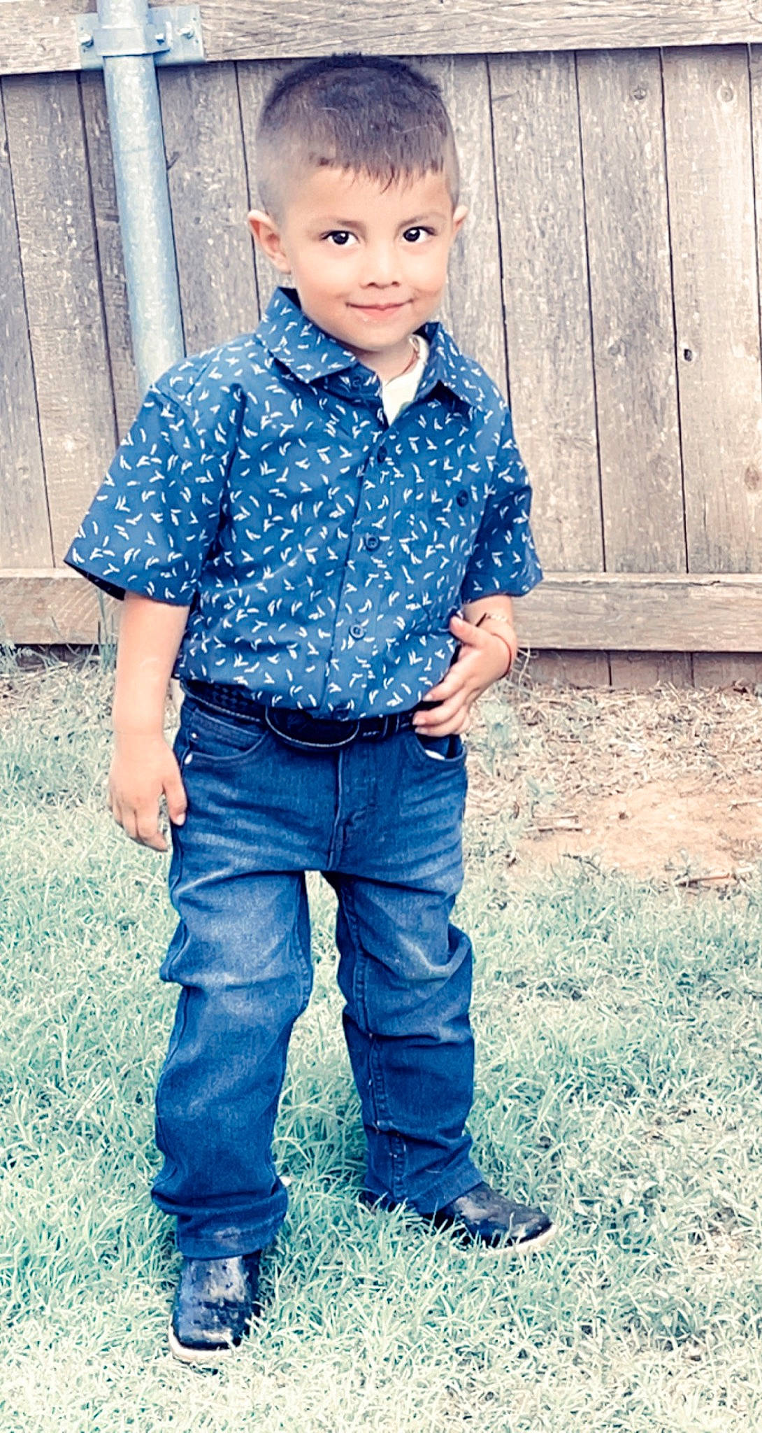 Adán is registered to the contest to win money with this photo: azure, baby_toddler_clothing, child, collar, cool, denim, dress_shirt, electric_blue, eye, face, grass, happy, head, joy, people_in_nature, person, sleeve, smile, standing, street_fashion