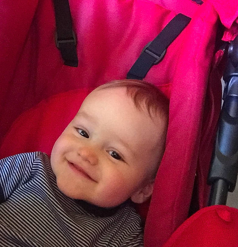 Louïs participe au concours pour gagner de l'argent avec cette photo : baby, baby_toddler_clothing, car_seat, cheek, cloud, comfort, cool, eyebrow, finger, happy, joy, lip, mammal, nose, person, pink, product, skin, sleeve, smile