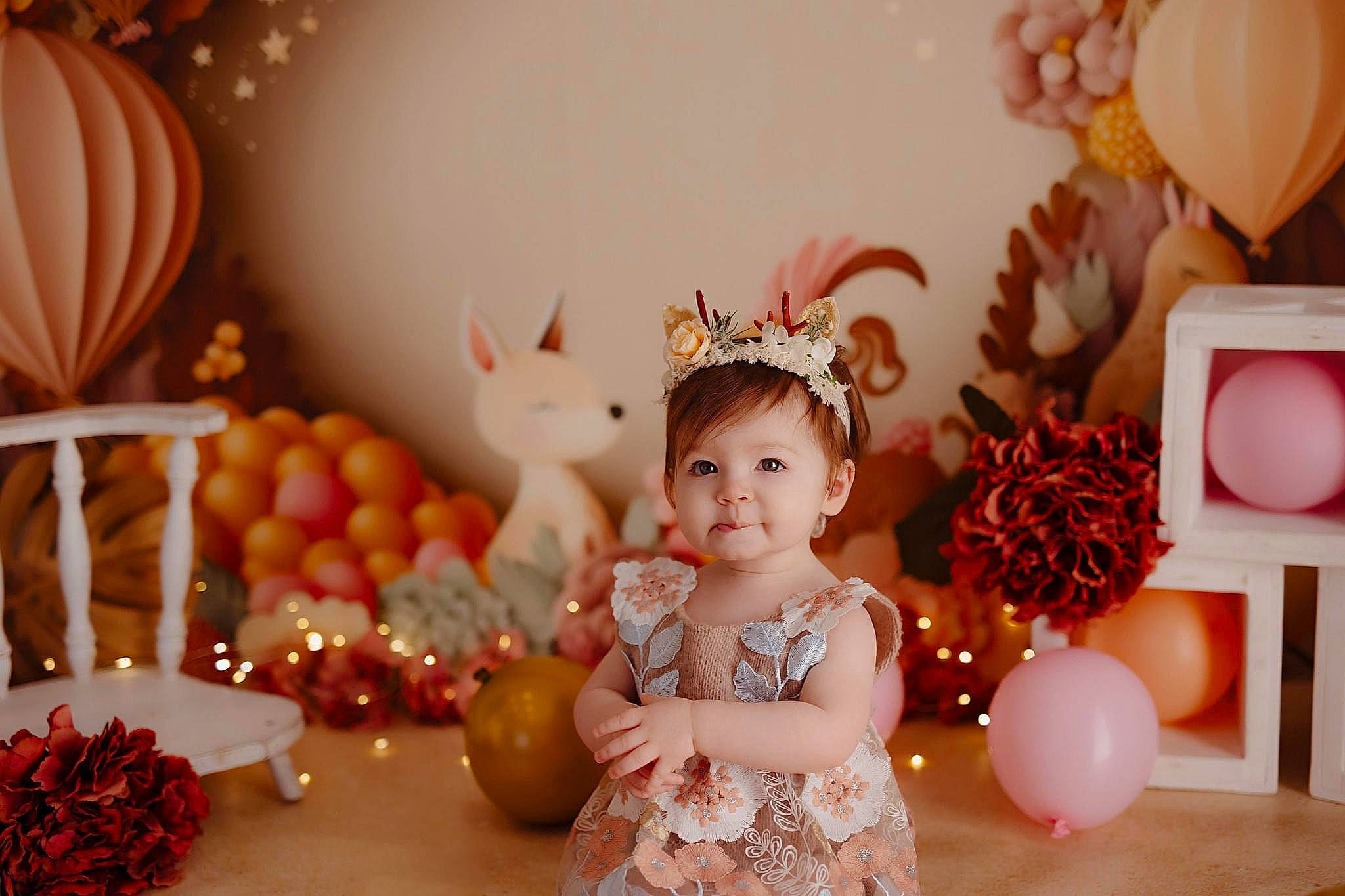 Gabriella a rejoint le concours — aidez-le/la à gagner de superbes lots ! child, decoration, dress, event, fun, happy, lighting, orange, party_supply, peach, person, photograph, pink, room, smile, snapshot, sweetness, toddler, toy, white