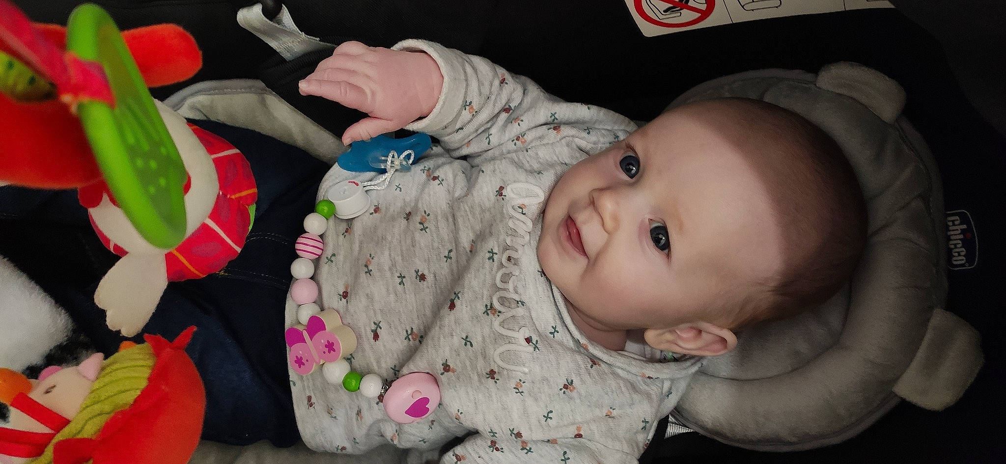 Elina participe au concours pour gagner de l'argent avec cette photo : baby, baby_toddler_clothing, cheek, facial_expression, finger, hand, happy, head, headgear, human_body, iris, lip, mouth, nose, organ, person, pink, product, skin, sleeve