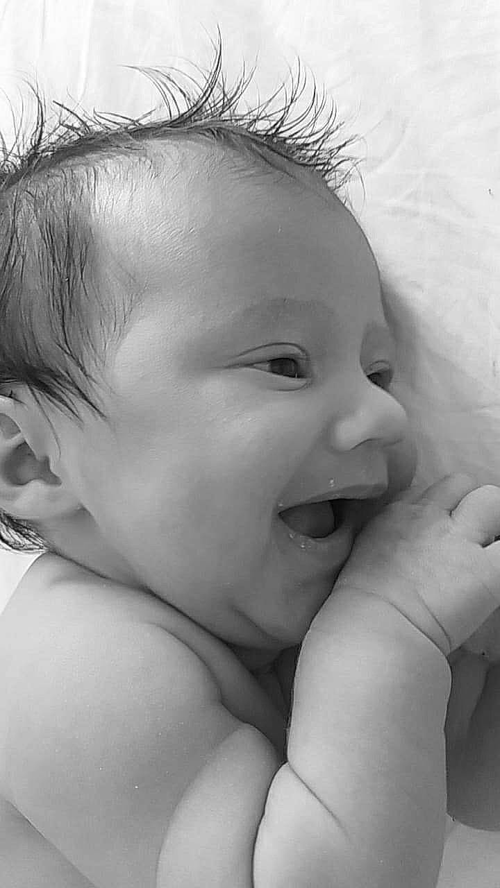 Soumaya a rejoint le concours — aidez-le/la à gagner de superbes lots ! baby, black_and_white, cheek, child, chin, close_up, eye, face, facial_expression, forehead, head, lip, monochrome, mouth, nose, person, photograph, skin, smile, toddler