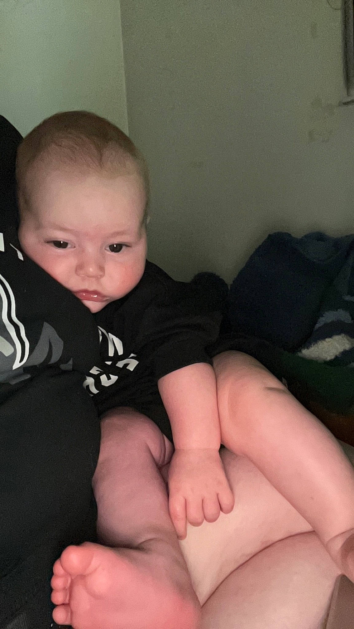 Kyson is registered to the contest to win money with this photo: arm, cheek, chin, comfort, elbow, finger, flash_photography, hand, human_body, joint, knee, leg, mouth, neck, person, shoulder, skin, sleeve, stomach, thigh