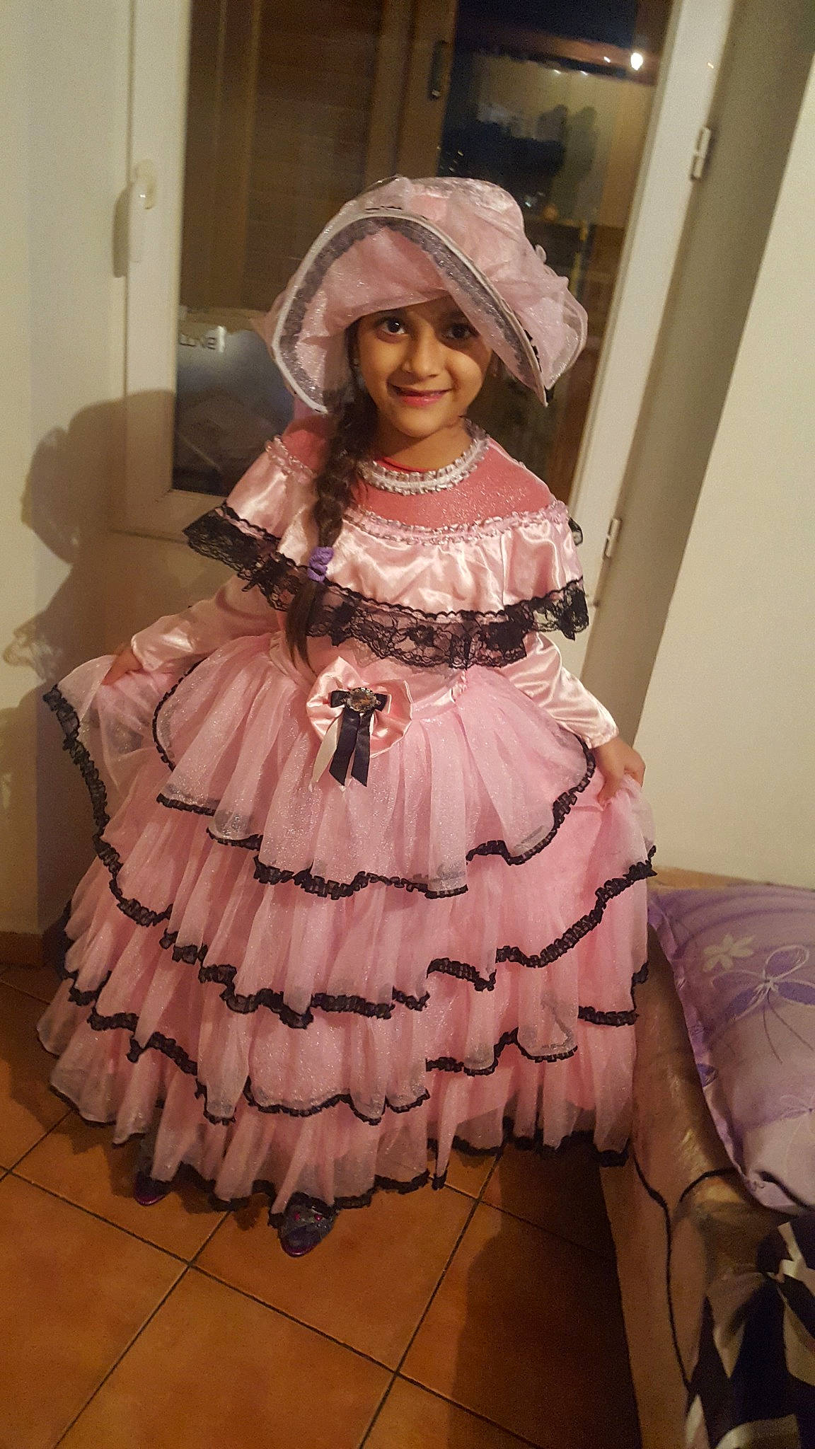 Eva Ebazer a rejoint le concours — aidez-le/la à gagner de superbes lots ! child, costume, doll, dress, girl, gown, headwear, joy, person, pink, textile