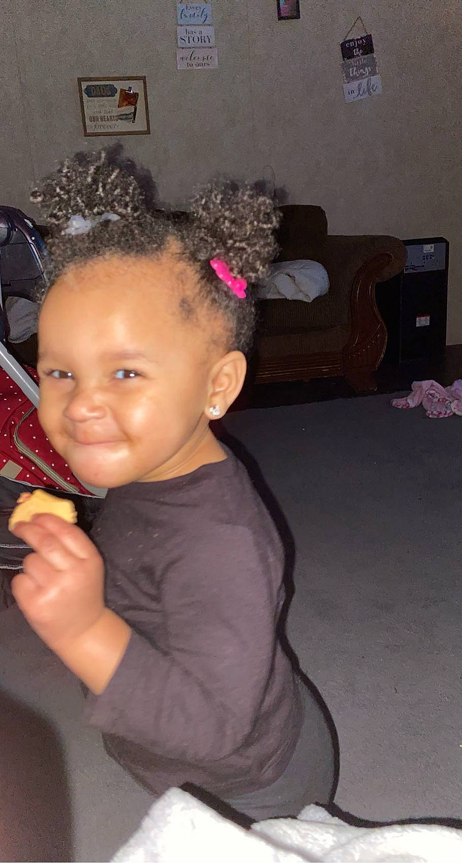 Kylynn is registered to the contest to win money with this photo: arm, cheek, child, ear, event, fashion_accessory, fun, gesture, hair_accessory, happy, headband, headpiece, jewellery, magenta, nail, person, picture_frame, smile, t_shirt, thumb