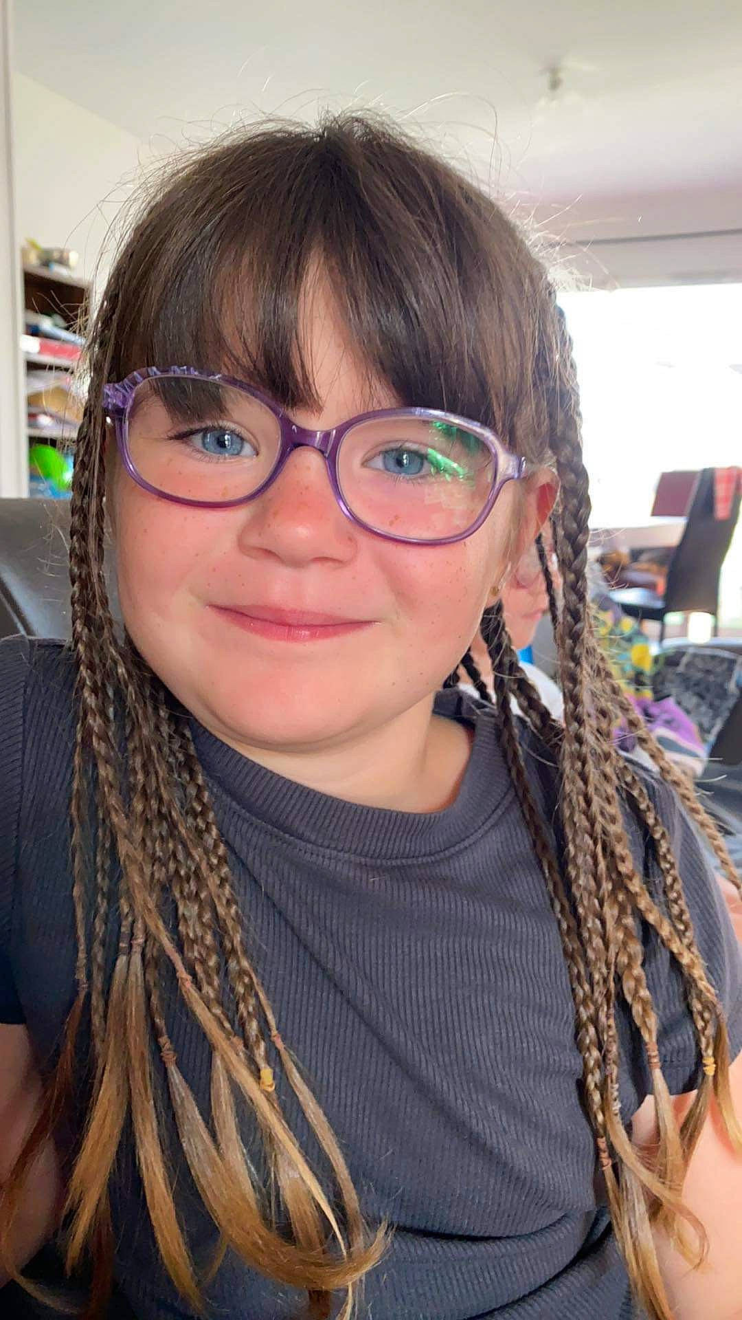 Malhaya participe au concours pour gagner de l'argent avec cette photo : black_hair, chin, cool, eyebrow, eyelash, eyewear, forehead, glasses, hair, hairstyle, headgear, human, iris, jaw, joy, lip, neck, person, shelf, skin