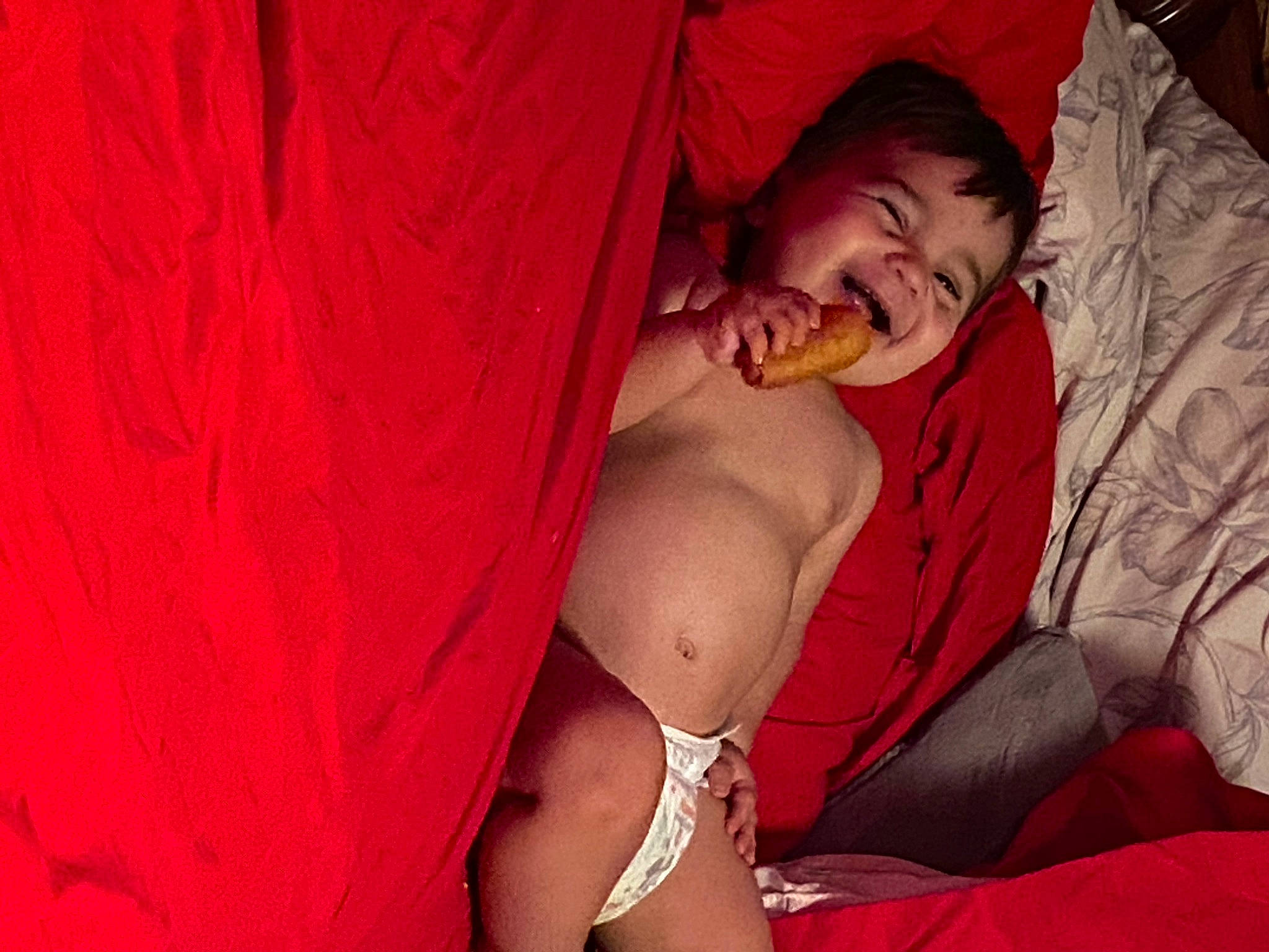 Zeb is registered to the contest to win money with this photo: abdomen, flesh, human_body, leg, love, mouth, muscle, person, red, smile, stomach, thigh