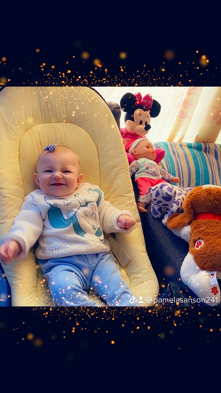 Mya participe au concours pour gagner de l'argent avec cette photo : baby, baby_toddler_clothing, blue, child, event, flash_photography, fun, happy, holiday, joy, light, lighting, person, photograph, recreation, smile, snapshot, teddy_bear, toddler, toy