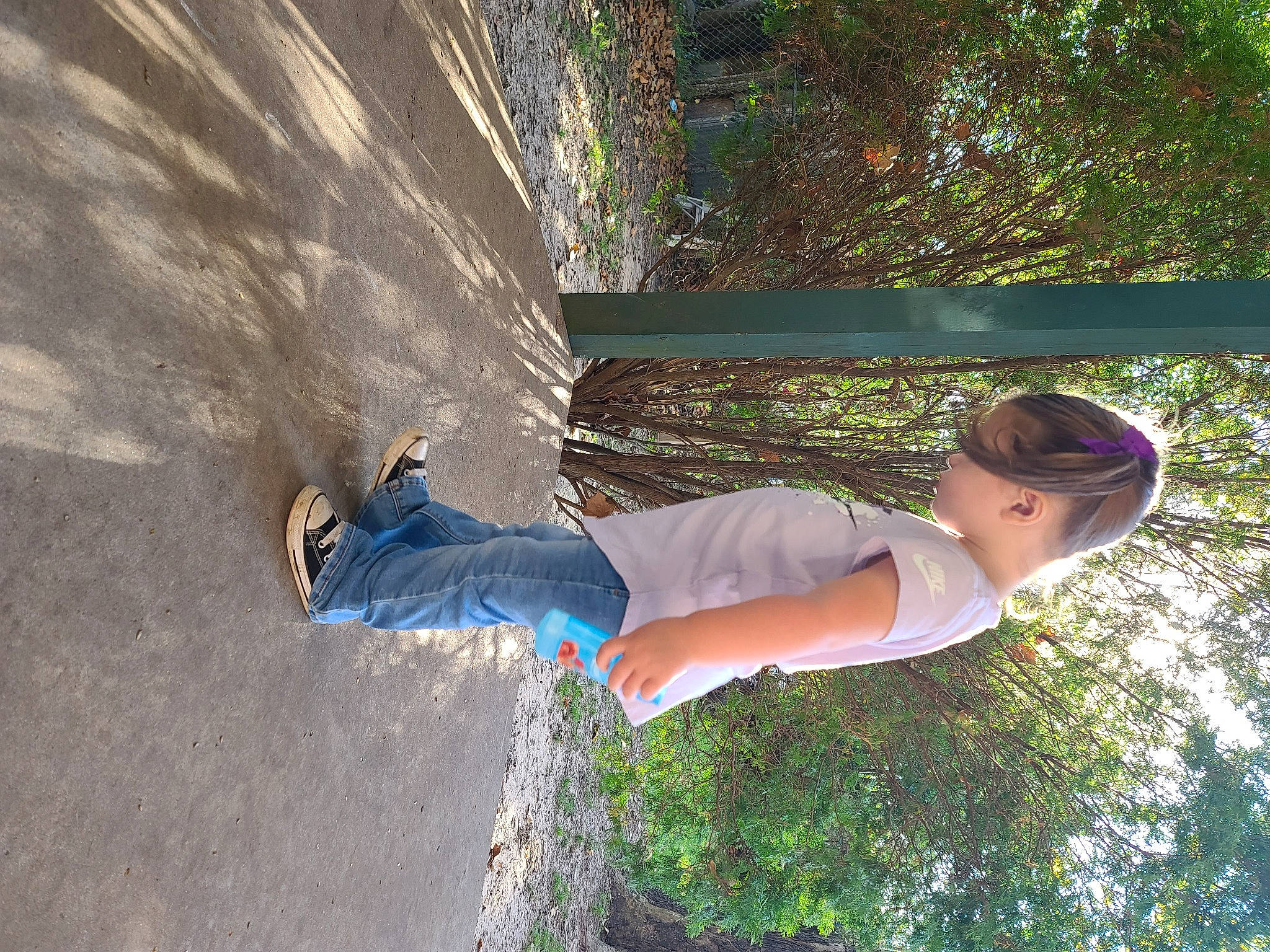 Maevery is registered to the contest to win money with this photo: denim, elbow, electric_blue, grass, happy, human_leg, knee, landscape, leisure, people_in_nature, person, plant, recreation, sport_climbing, sunglasses, t_shirt, thigh, tree, trunk, woody_plant