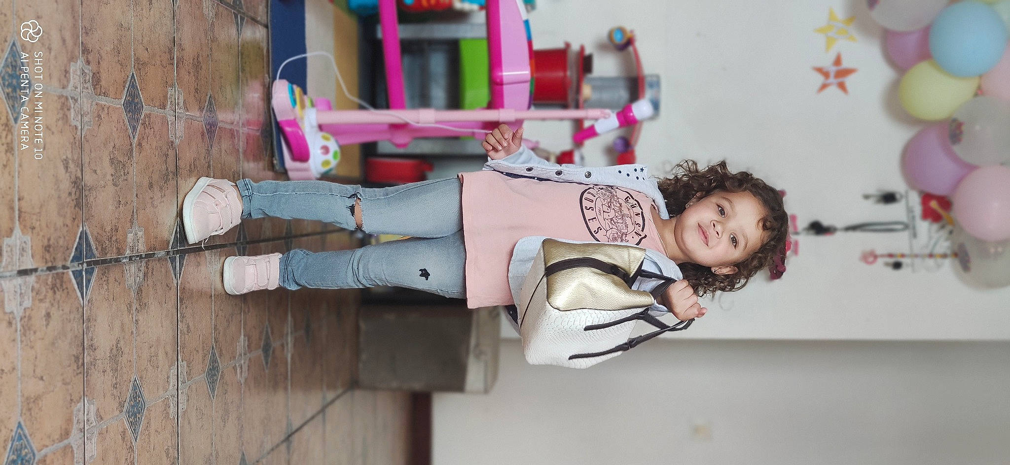 élynah a rejoint le concours — aidez-le/la à gagner de superbes lots ! boot, fashion_design, fun, happy, human_leg, knee, machine, magenta, person, room, smile, street_fashion, thigh, toy, vintage_clothing, wood