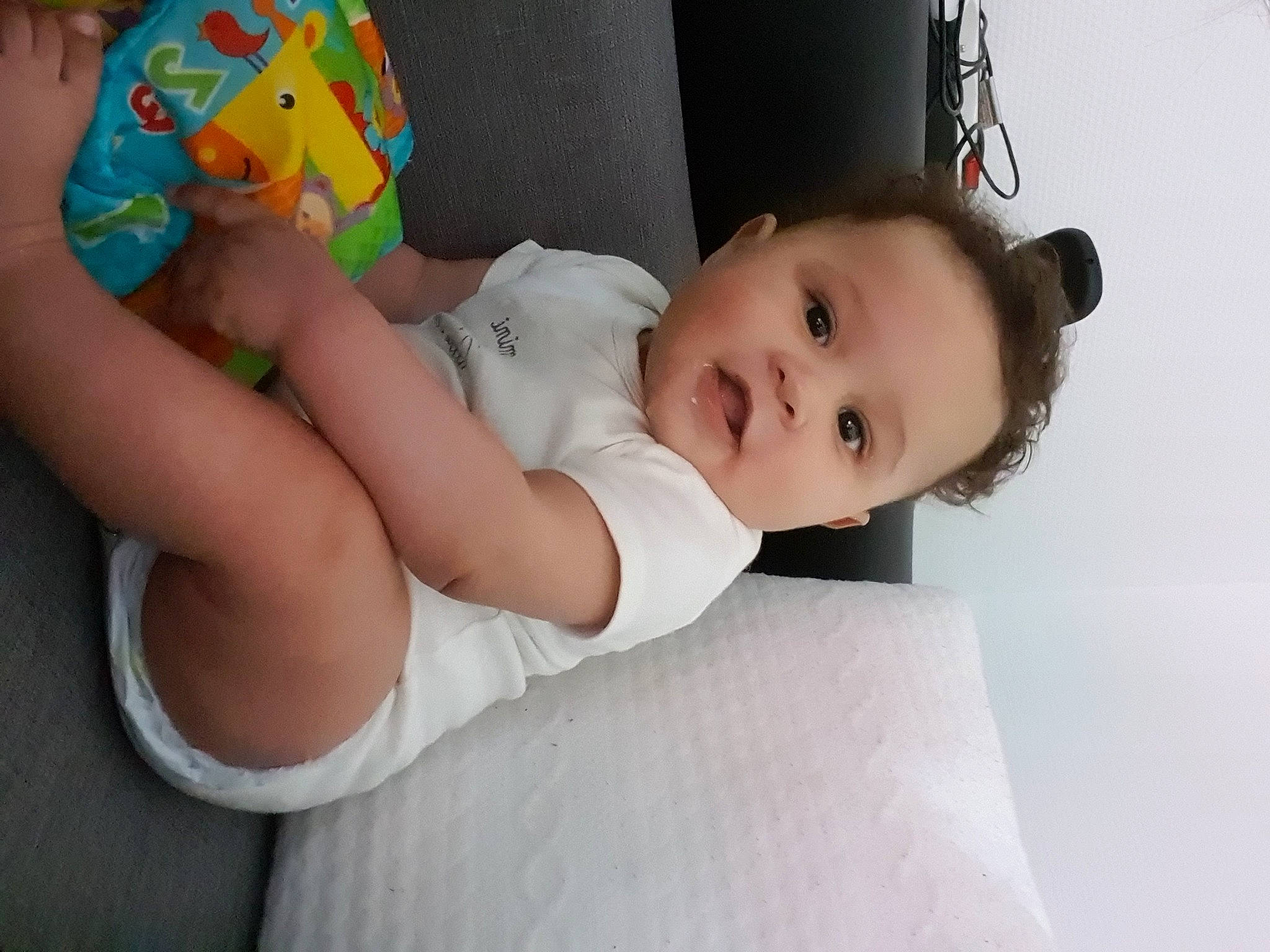 Dylan a rejoint le concours — aidez-le/la à gagner de superbes lots ! baby, baby_products, baby_toys, bedtime, cheek, child, nose, person, product, room, skin, toddler