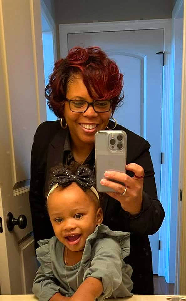 Kimora is registered to the contest to win money with this photo: cheek, chin, eyebrow, eyelash, eyewear, facial_expression, fun, gesture, glasses, hair, hairstyle, happy, head, joy, long_hair, people, person, skin, smile, standing