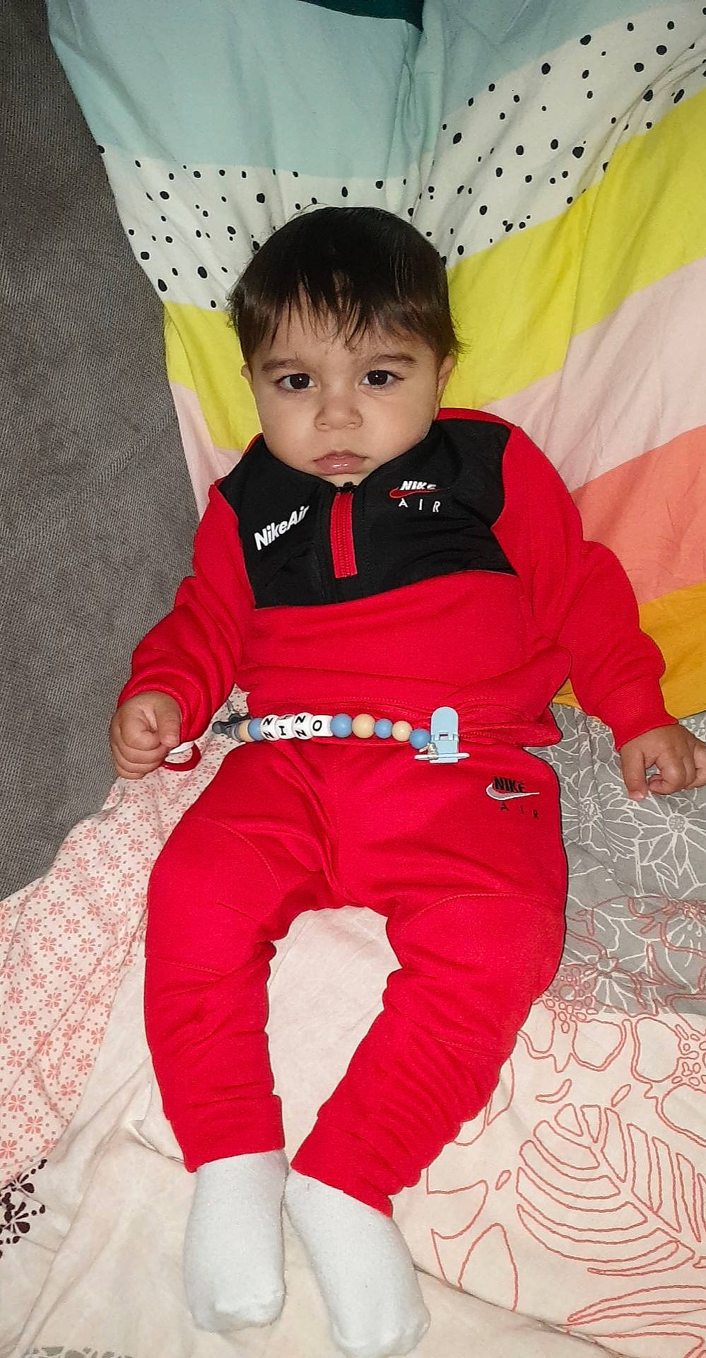 Nino participe au concours pour gagner de l'argent avec cette photo : baby, baby_toddler_clothing, carmine, child, costume, eye, fun, happy, pattern, person, product, sitting, sleeve, thigh, toddler