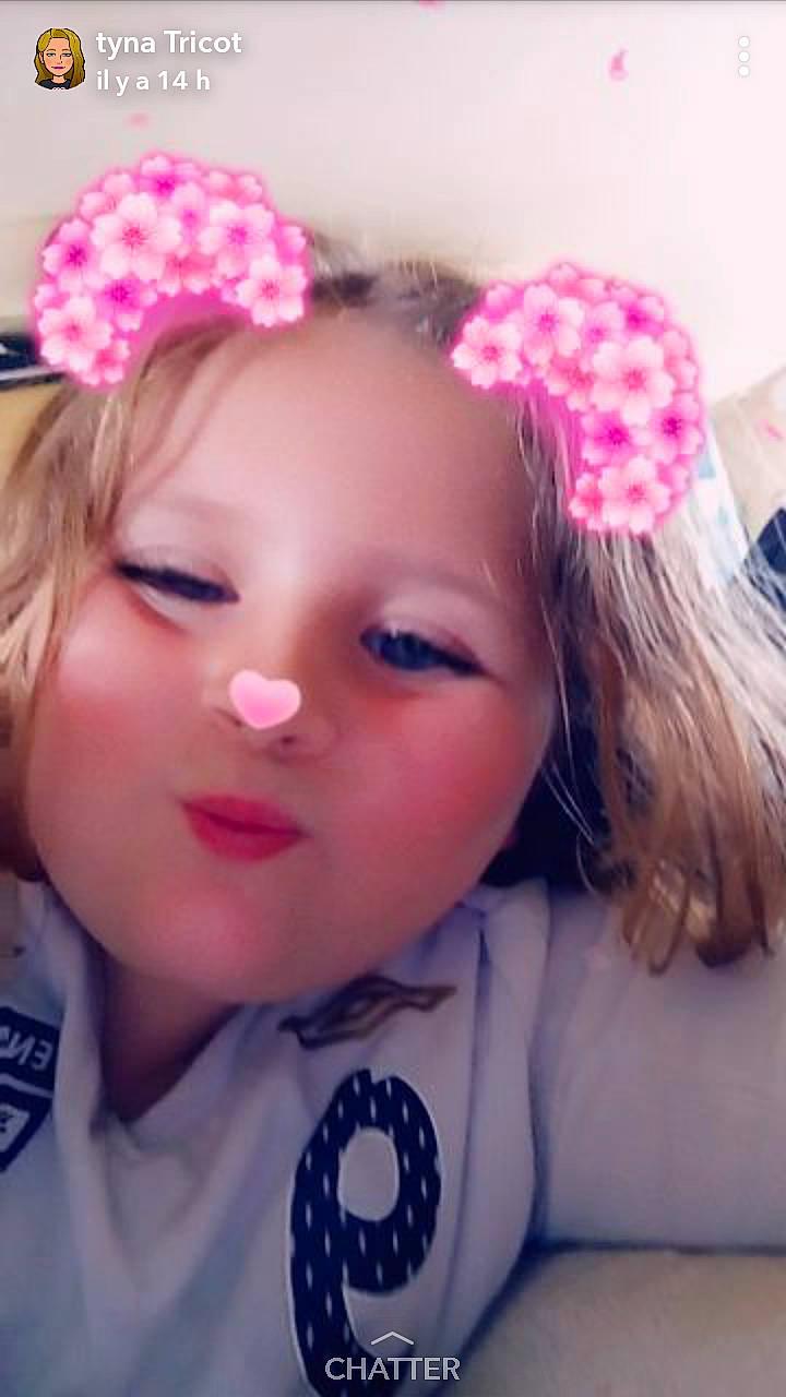 Tyna Tricot a rejoint le concours — aidez-le/la à gagner de superbes lots ! baby, brown_hair, cheek, child, doll, fashion_accessory, hair_accessory, head, headband, headgear, headpiece, headwear, lip, person, pink, toddler