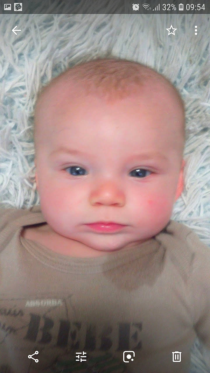 Lissandro participe au concours pour gagner de l'argent avec cette photo : baby, cheek, child, chin, close_up, ear, eye, eyebrow, face, facial_expression, forehead, head, iris, lip, mouth, nose, person, pink, portrait_photography, skin