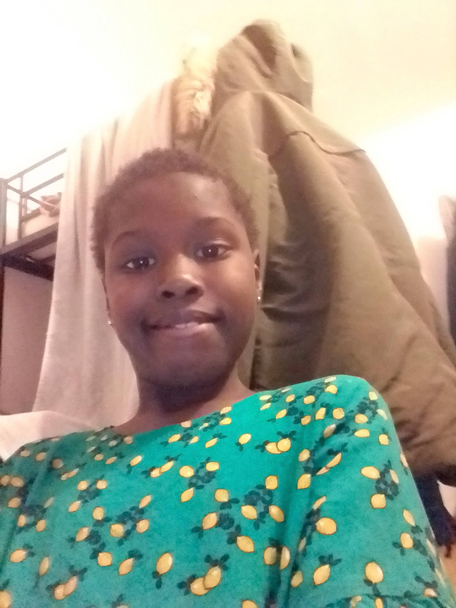 Dieinaba Camara a rejoint le concours — aidez-le/la à gagner de superbes lots ! adaptation, cheek, child, eye, face, forehead, fun, hair, head, joy, long_hair, neck, nose, pattern, person, selfie, smile