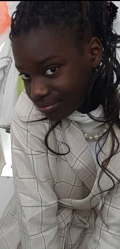 Kate participe au concours pour gagner de l'argent avec cette photo : black, black_hair, cool, eye, eyebrow, eyelash, flash_photography, forehead, hair, hairstyle, happy, head, joy, lip, mouth, neck, nose, organ, person, skin