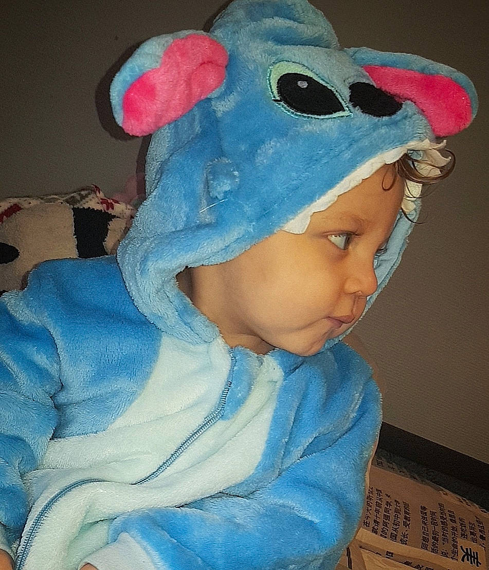 Kalvin participe au concours pour gagner de l'argent avec cette photo : baby_toddler_clothing, baseball_cap, beanie, cap, child, costume, costume_hat, electric_blue, eye, fashion_accessory, fur, hair_accessory, hat, headpiece, headwear, knit_cap, neck, party_supply, person, personal_protective_equipment