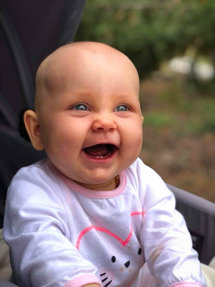 Esther participe au concours pour gagner de l'argent avec cette photo : boy, cheek, child, chin, emotion, eye, face, facial_expression, forehead, head, infant, laughter, lip, mouth, nose, person, product, skin, smile, toddler