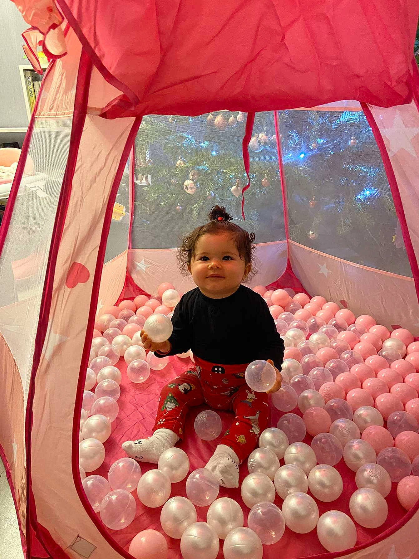 Saona a rejoint le concours — aidez-le/la à gagner de superbes lots ! beauty, child, event, fun, joy, leisure, light, organ, people, person, photograph, pink, product, recreation, red, shade, snapshot, tarpaulin, tent, tints_and_shades