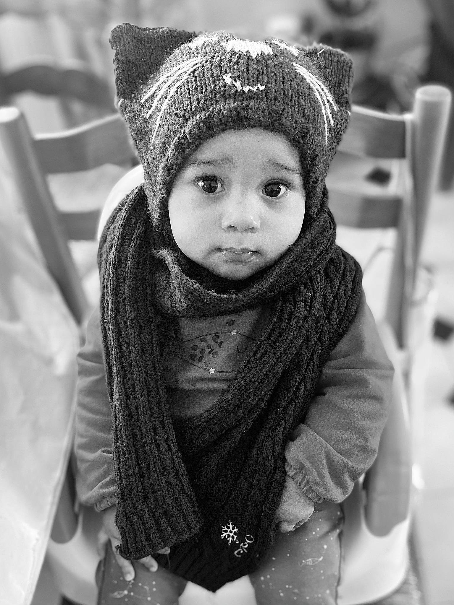 Julian participe au concours pour gagner de l'argent avec cette photo : black, black_and_white, cap, cool, eye, flash_photography, freezing, happy, headgear, headwear, human_body, jacket, monochrome, monochrome_photography, organ, person, photograph, plant, style, textile