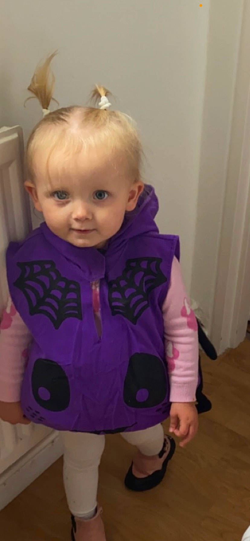 Inaya a rejoint le concours — aidez-le/la à gagner de superbes lots ! baby, baby_products, baby_toddler_clothing, blond, cheek, child, eye, eyelash, face, flooring, head, iris, jacket, neck, pattern, person, pink, purple, skin, sleeve