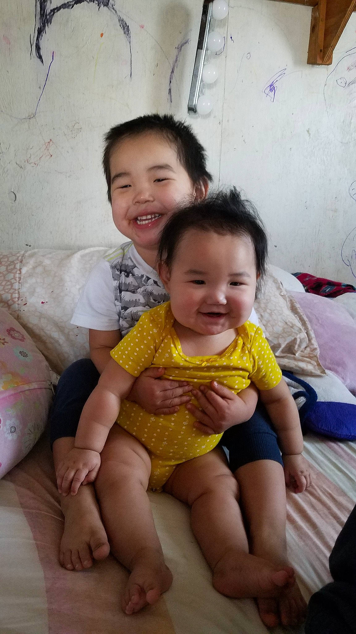 Kaeley joined the competition — help win amazing prizes! baby, cheek, child, fun, happy, joy, leg, people, person, sibling, sitting, skin, smile, thigh, toddler