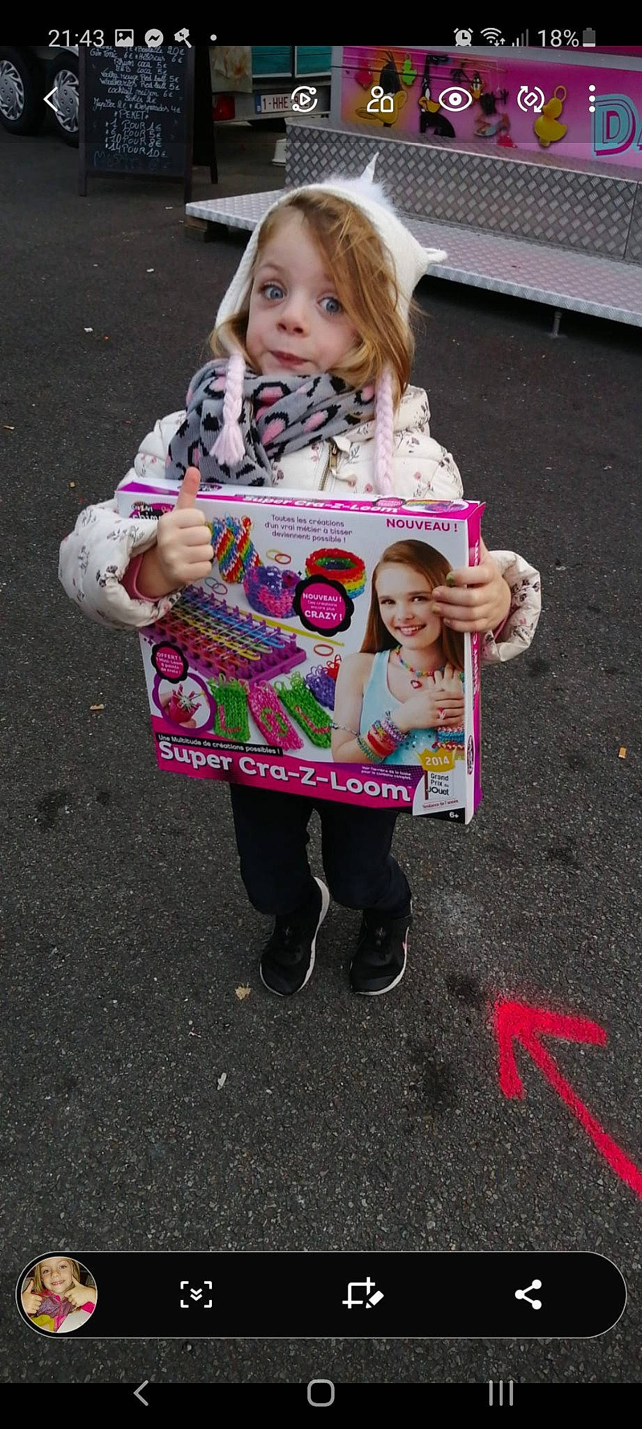 Alyzéane participe au concours pour gagner de l'argent avec cette photo : asphalt, child, city, dress, event, festival, fun, happy, jeans, joy, pedestrian, person, pink, recreation, road, road_surface, shoe, sidewalk, sneakers, street