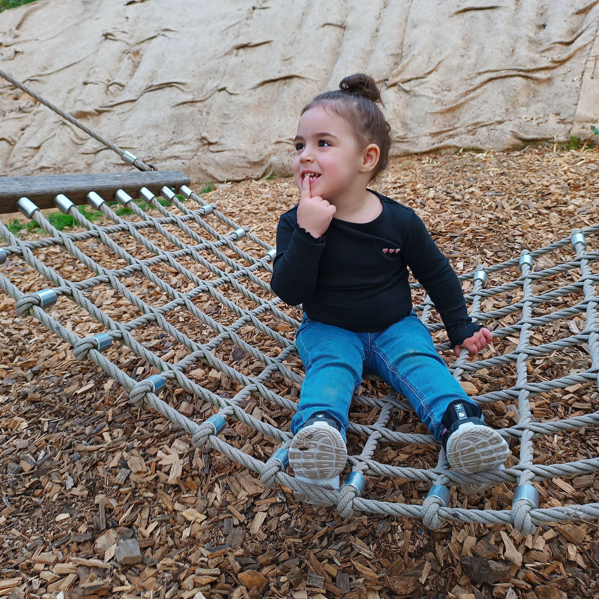 Hailey participe au concours pour gagner de l'argent avec cette photo : baby_toddler_clothing, child, city, electric_blue, fun, grass, happy, joy, landscape, leaf, leisure, people_in_nature, person, play, recreation, shadow, sitting, smile, soil, spring