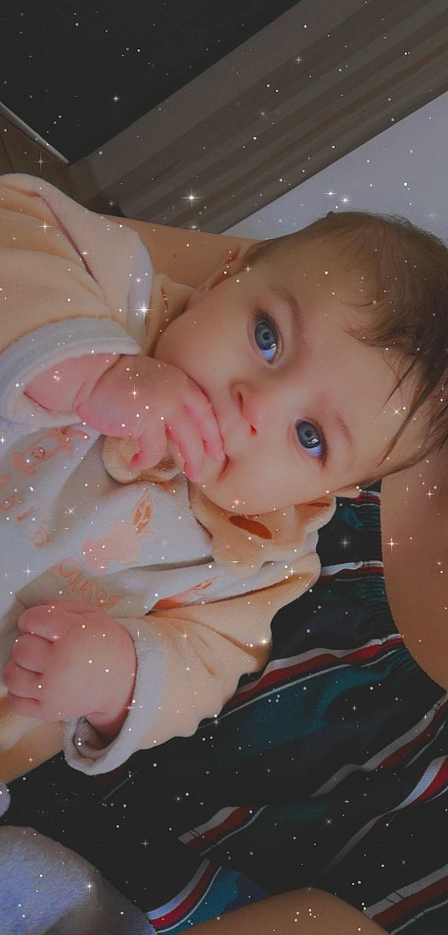 Tatiana a rejoint le concours — aidez-le/la à gagner de superbes lots ! baby, bathing, cheek, child, ear, eye, face, person, pink, skin, toddler, washing, water