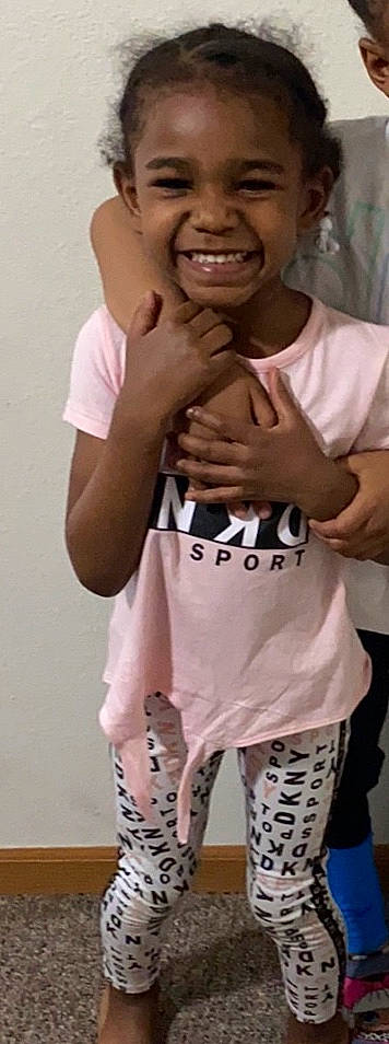 Enalise is registered to the contest to win money with this photo: abdomen, arm, cool, finger, gesture, glasses, hand, joy, muscle, neck, person, photography, pink, sleeve, t_shirt, thumb, top, white