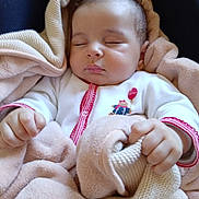 Achraf participe au concours pour gagner de l'argent avec cette photo : baby, blanket, child, closeup, clothing, comfort, cozy, cute, face, hand, indoors, infant, newborn, peaceful, portrait, rest, sleeping, soft, warm, wrapped