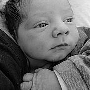 Valentin a rejoint le concours — aidez-le/la à gagner de superbes lots ! adorable, baby, baby_portrait, baby_skin, black_and_white, close_up, cute, eyes, face, hand, infant, newborn, newborn_clothes, newborn_face, newborn_hand, peaceful, portrait, skin, soft_clothing, tiny_fingers