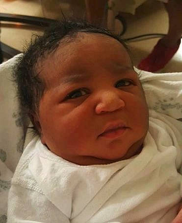 Mamadou participe au concours pour gagner de l'argent avec cette photo : baby, cheek, child, chin, close_up, comfort, ear, eyebrow, eyelash, forehead, happy, iris, linens, lip, mouth, nose, person, skin, sleeve, smile