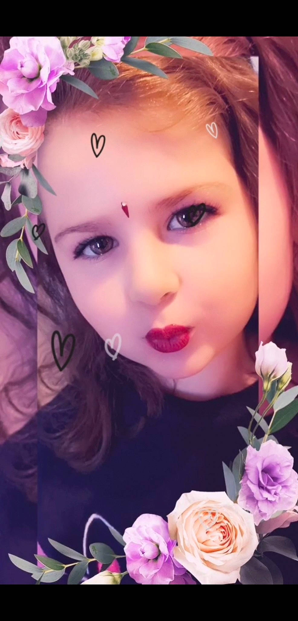 Lüna a rejoint le concours — aidez-le/la à gagner de superbes lots ! beauty, blond, eyebrow, eyelash, fashion, flash_photography, flower, happy, hybrid_tea_rose, iris, lip, long_hair, magenta, person, petal, pink, plant, purple, rose, skin