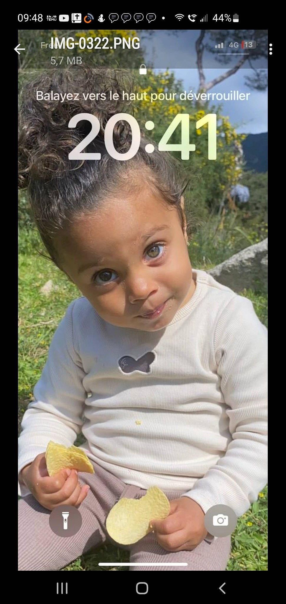 Vaiana a rejoint le concours — aidez-le/la à gagner de superbes lots ! adaptation, beauty, botany, child, font, fruit, fun, grass, happy, leaf, nature, nose, person, photo_caption, plant, play, sitting, smile, toddler, tree