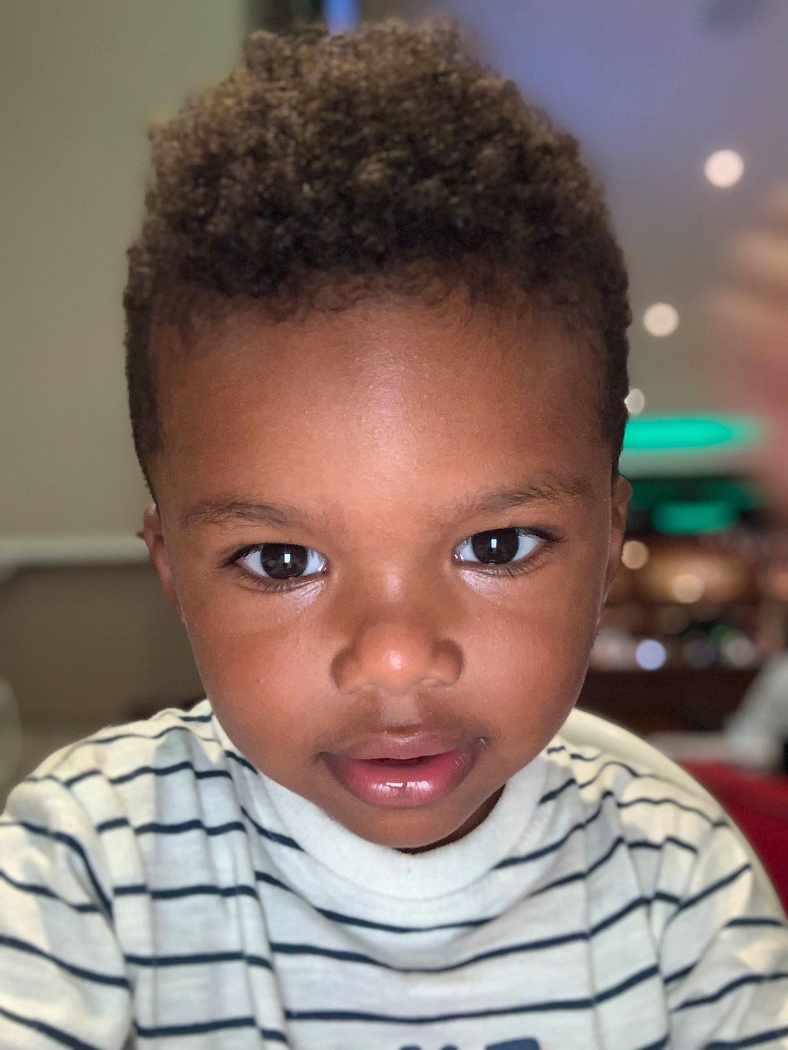 Issa a rejoint le concours — aidez-le/la à gagner de superbes lots ! black_hair, cheek, child, chin, ear, eyebrow, eyelash, face, flash_photography, forehead, fun, hairstyle, happy, iris, jaw, lip, nose, organ, person, skin