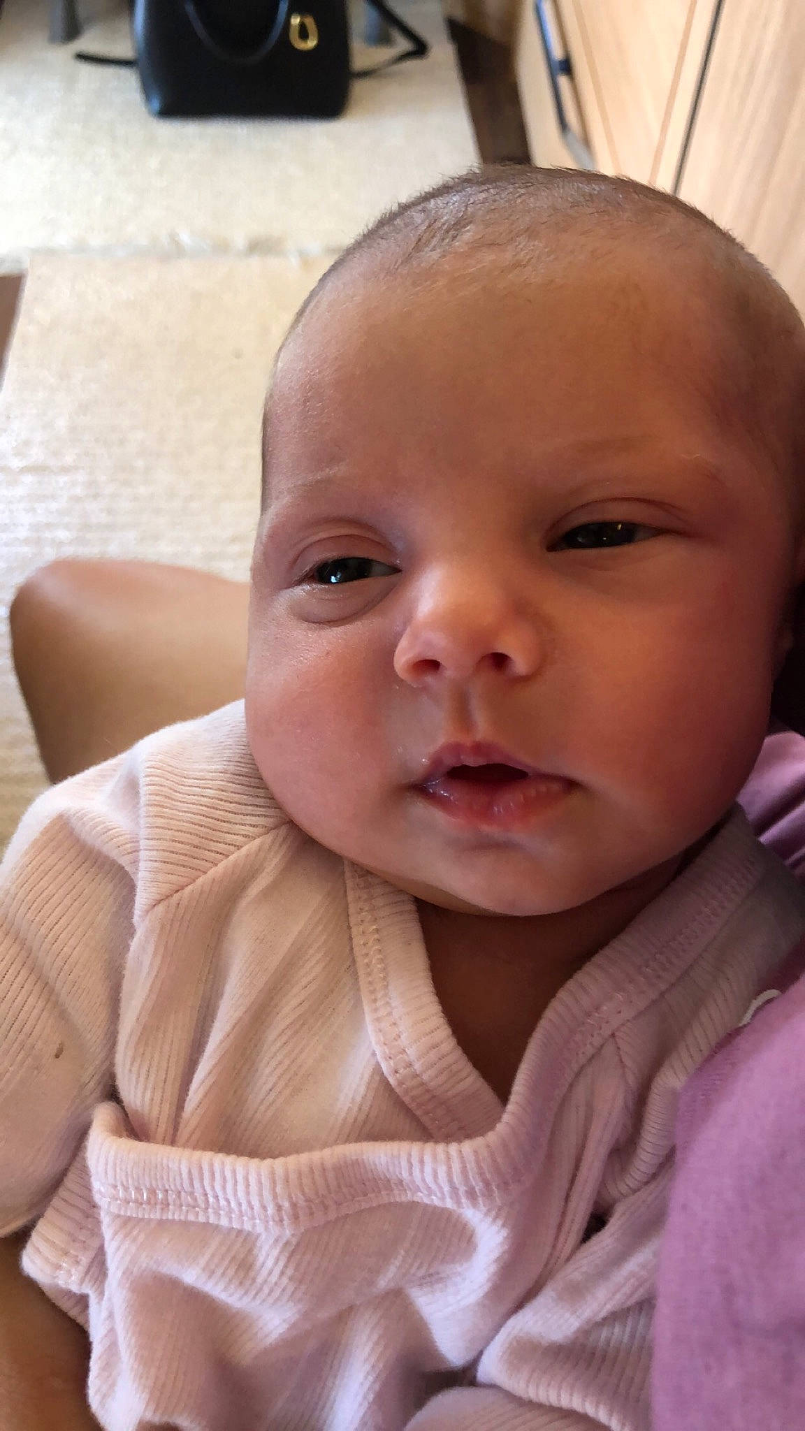 Willow a rejoint le concours — aidez-le/la à gagner de superbes lots ! baby, beauty, cheek, child, chin, close_up, ear, eye, eyebrow, face, facial_expression, forehead, head, lip, mouth, nose, person, skin, smile, toddler