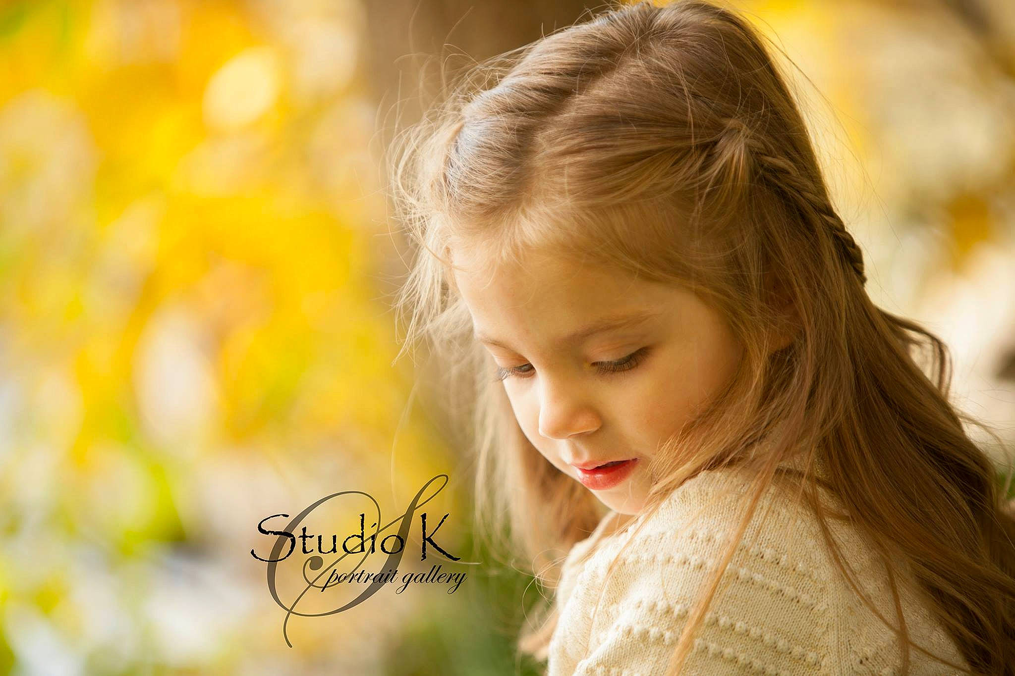 Peyton is registered to the contest to win money with this photo: beauty, blond, child, child_model, daydream, hair, hairstyle, happy, long_hair, people_in_nature, person, photograph, photography, plant, portrait, portrait_photography, smile, sunlight, tree, yellow