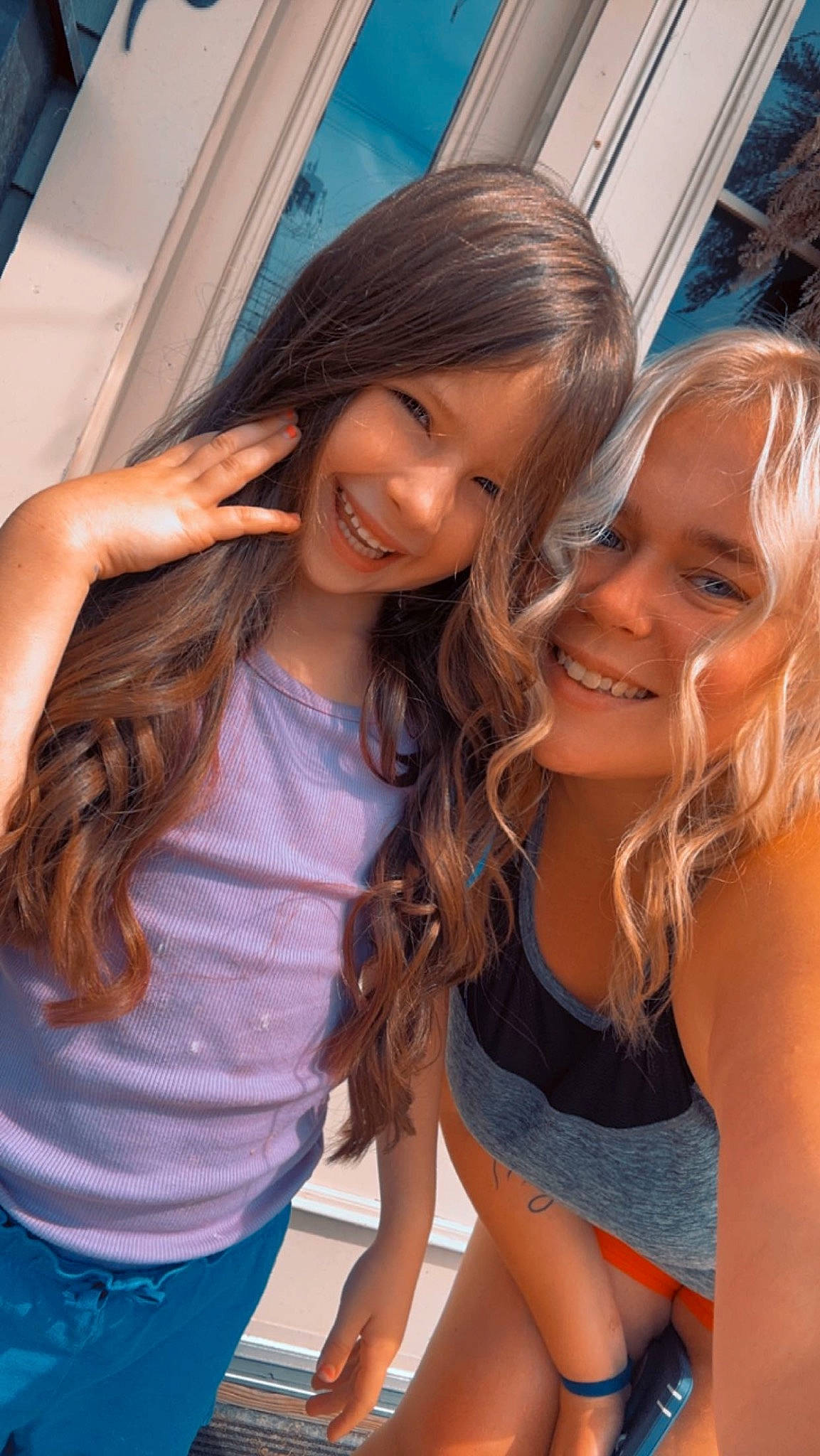 Maleigha is registered to the contest to win money with this photo: blue, chin, clothing, eyebrow, gesture, hair, happy, head, human_body, joint, joy, leg, lip, mouth, muscle, neck, person, shoulder, skin, smile