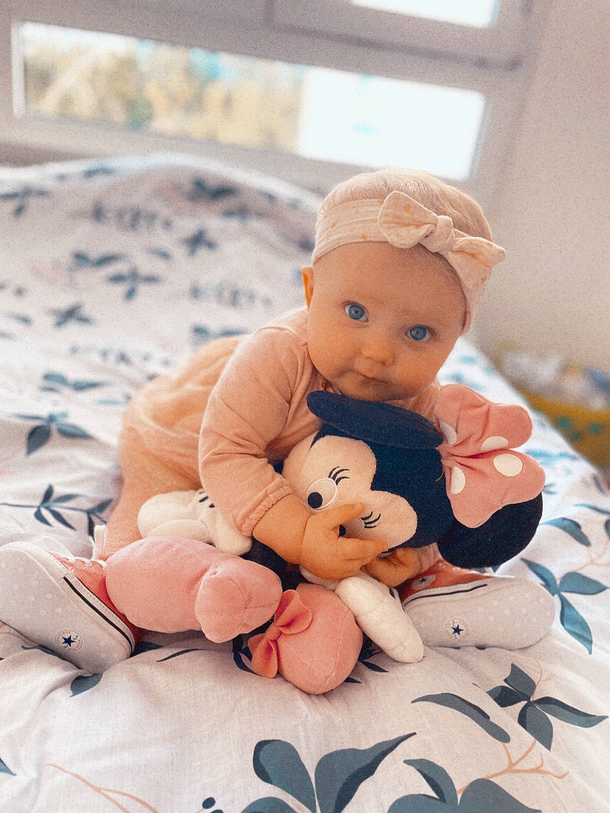Zélie a rejoint le concours — aidez-le/la à gagner de superbes lots ! baby_products, baby_toys, carmine, child, doll, event, figurine, flooring, fur, happy, head, human_body, person, pink, plush, room, stuffed_toy, teddy_bear, textile, toy