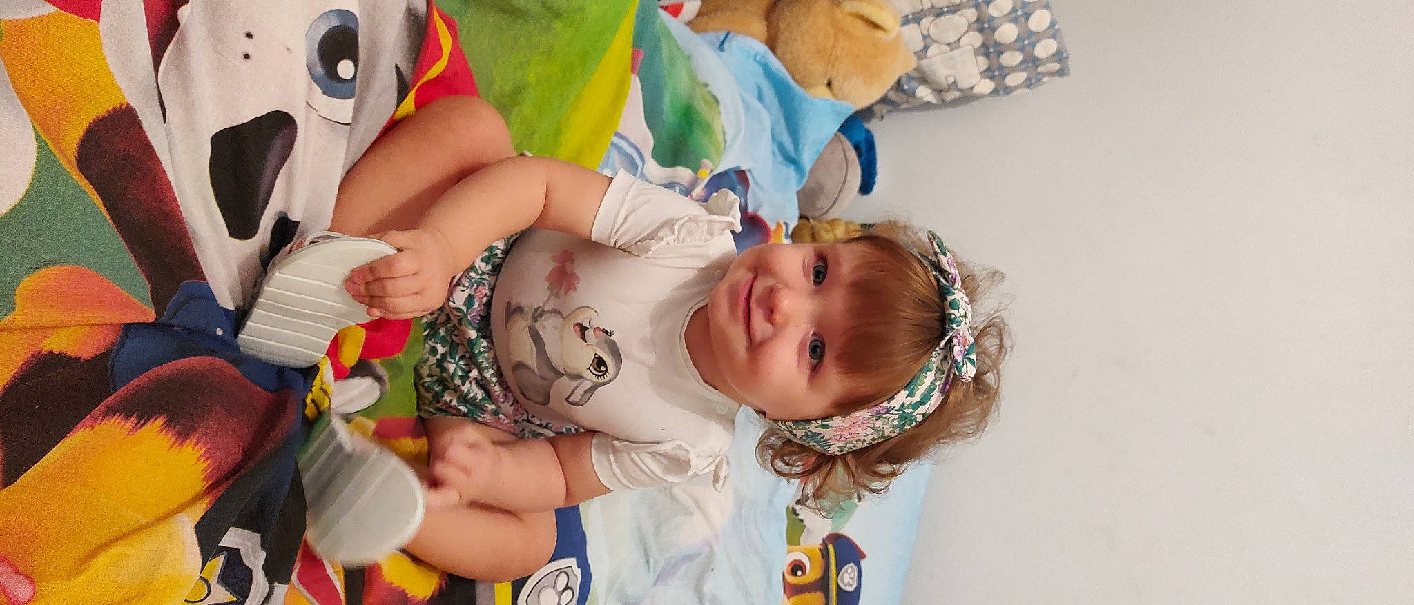 Kelly a rejoint le concours — aidez-le/la à gagner de superbes lots ! adaptation, art, baby, baby_products, baby_toddler_clothing, child, event, fun, happy, head, joy, mouth, people, person, play, room, smile, summer, textile, toddler