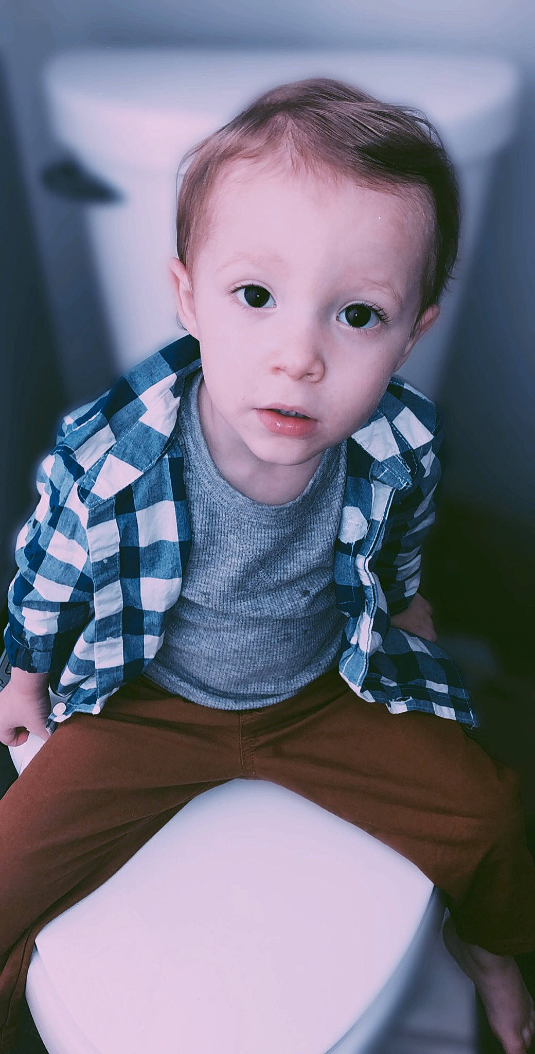 Izaak is registered to the contest to win money with this photo: baby, beauty, cheek, child, child_model, chin, eye, face, head, lip, nose, person, photography, sitting, skin, toddler