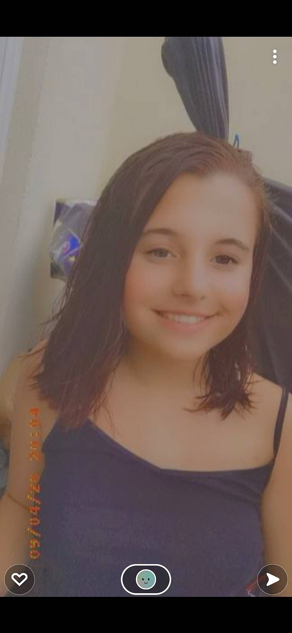 Léna participe au concours pour gagner de l'argent avec cette photo : arm, clothing, eye, eyebrow, eyelash, facial_expression, flash_photography, forehead, happy, iris, jaw, joint, joy, lip, mouth, neck, nose, person, shoulder, skin