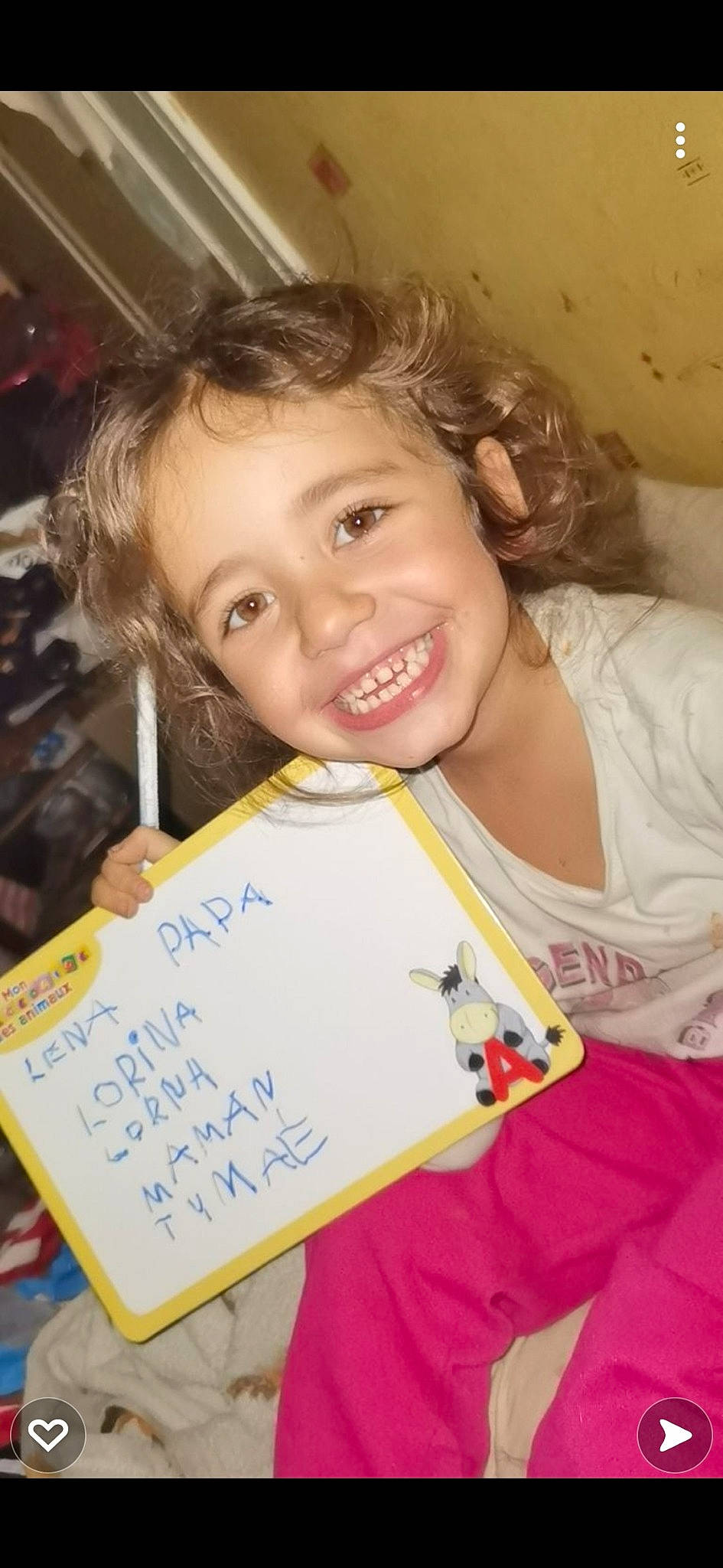 Lorina participe au concours pour gagner de l'argent avec cette photo : cheek, child, eyelash, facial_expression, font, fun, handwriting, happy, iris, joy, people, person, photograph, portrait_photography, room, smile, snapshot, t_shirt, toddler, whiteboard